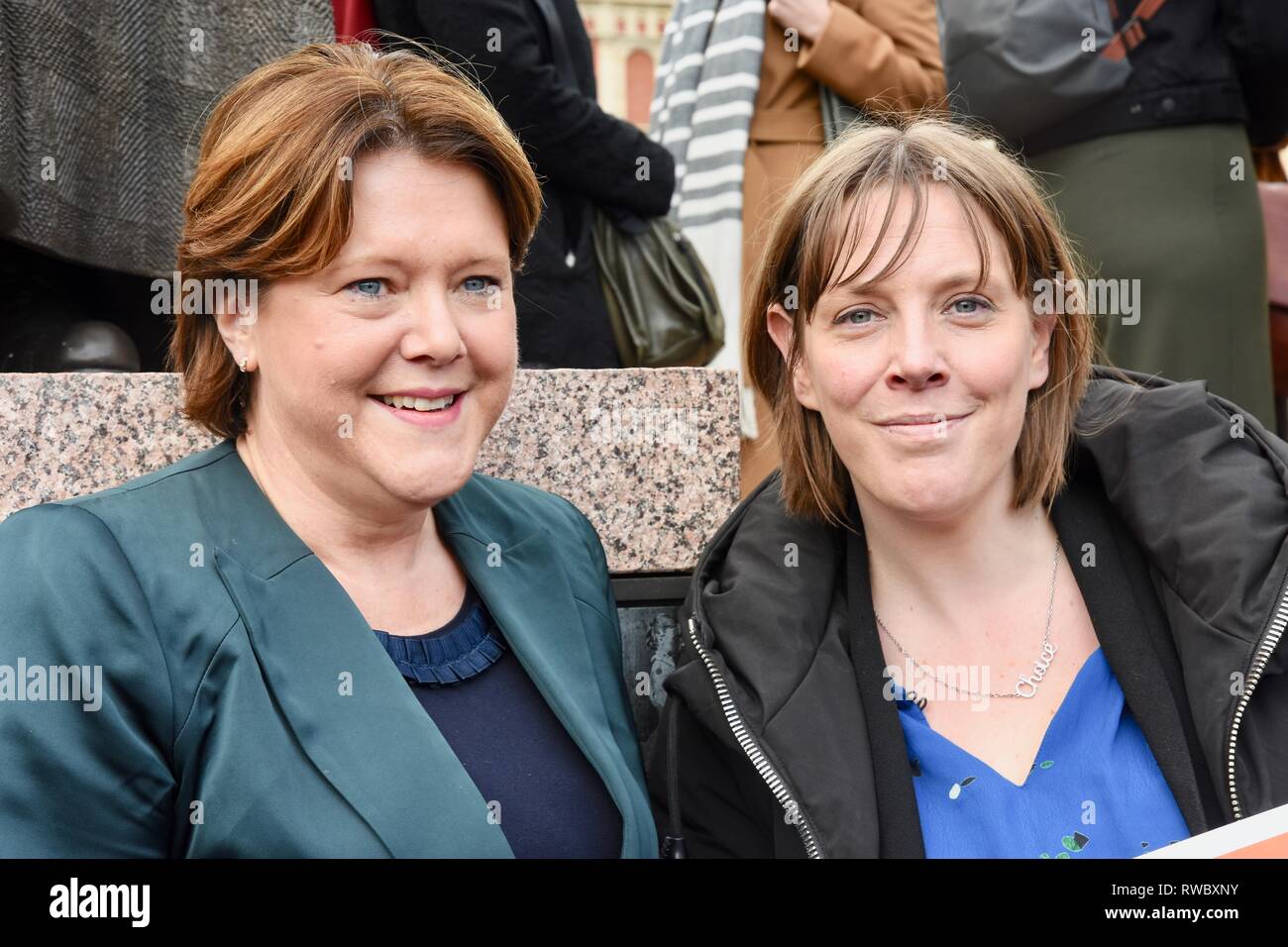 La piazza del Parlamento, Londra, Regno Unito. 5 Mar 2019. Maria Miller MP, Jess Phillips MP.Le molestie sul luogo di lavoro giorno di azione.La piazza del Parlamento, London.UK Credit: Michael melia/Alamy Live News Foto Stock