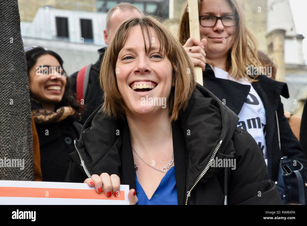 La piazza del Parlamento, Londra, Regno Unito. 5 Mar 2019. Jess Phillips MP.Le molestie sul luogo di lavoro giorno di azione.La piazza del Parlamento, London.UK Credit: Michael melia/Alamy Live News Foto Stock