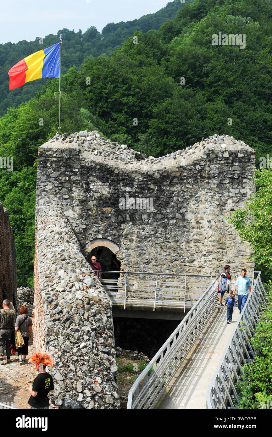 Cetatea gotico Poenari Poenari (castello) in Poenari, Romania. 19 luglio 2009, costruita nel XIII secolo e ricostruita nel XV secolo da Vlad l'Impalatore voivo Foto Stock