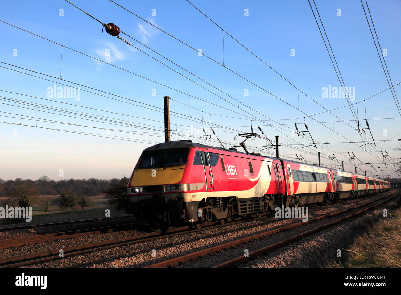 91124 LNER treno, a Londra e a nord est della ferrovia, East Coast Main Line Railway, Grantham, Lincolnshire, England, Regno Unito Foto Stock