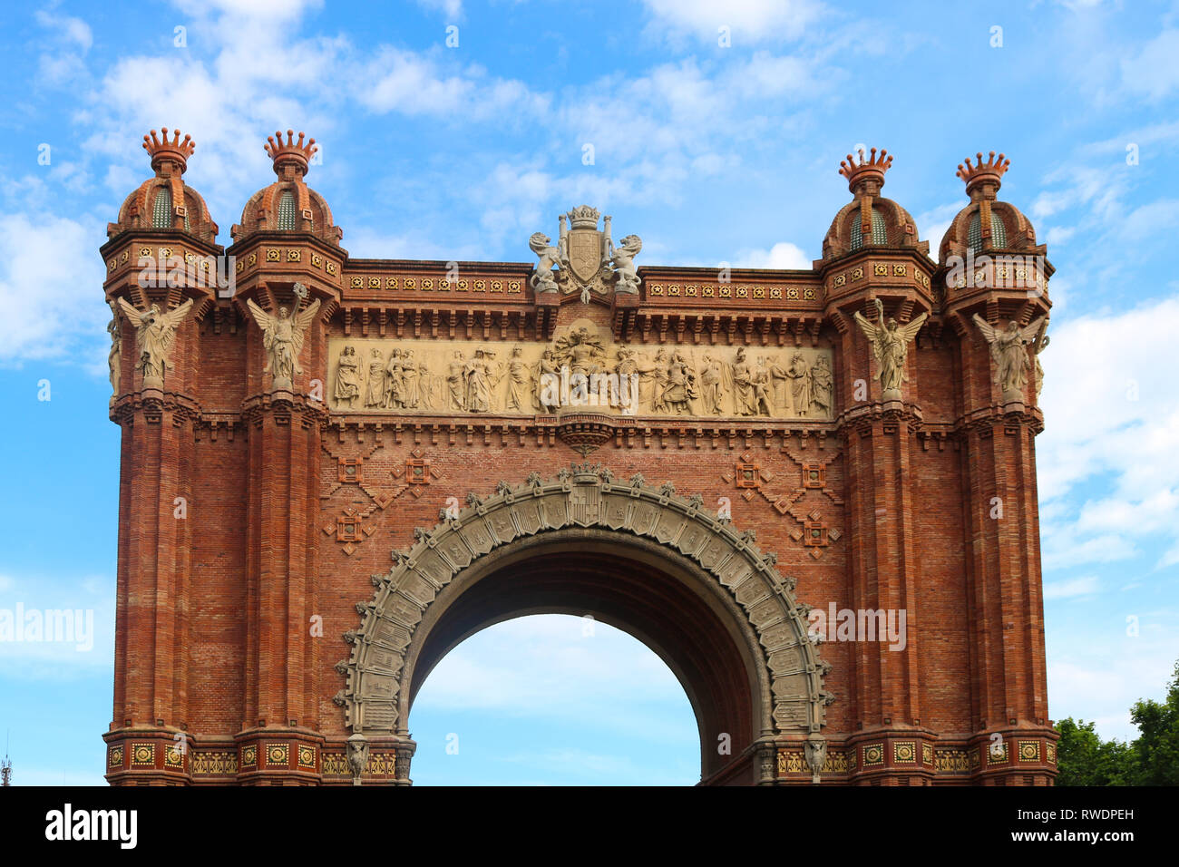 Arc de Triomf de Barcelona è un arco trionfale nella città di Barcellona in Catalogna, Spagna. Per scattare foto in giugno, 2018. Foto Stock
