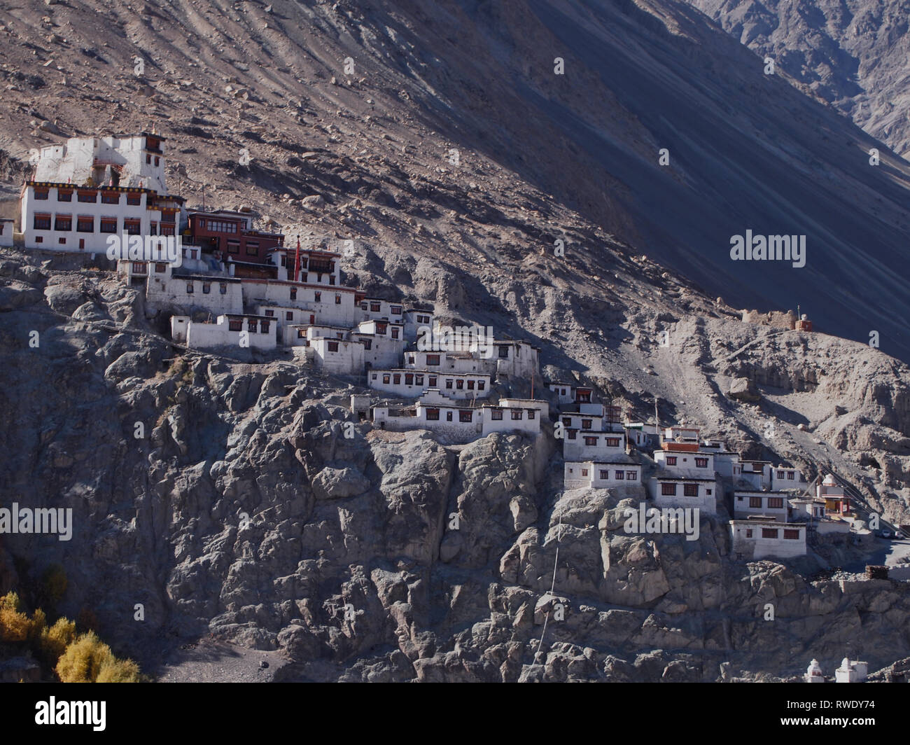 Il XIV secolo il monastero Diskit (Diskit Gompa) nella Valle di Nubra, Ladakh Foto Stock