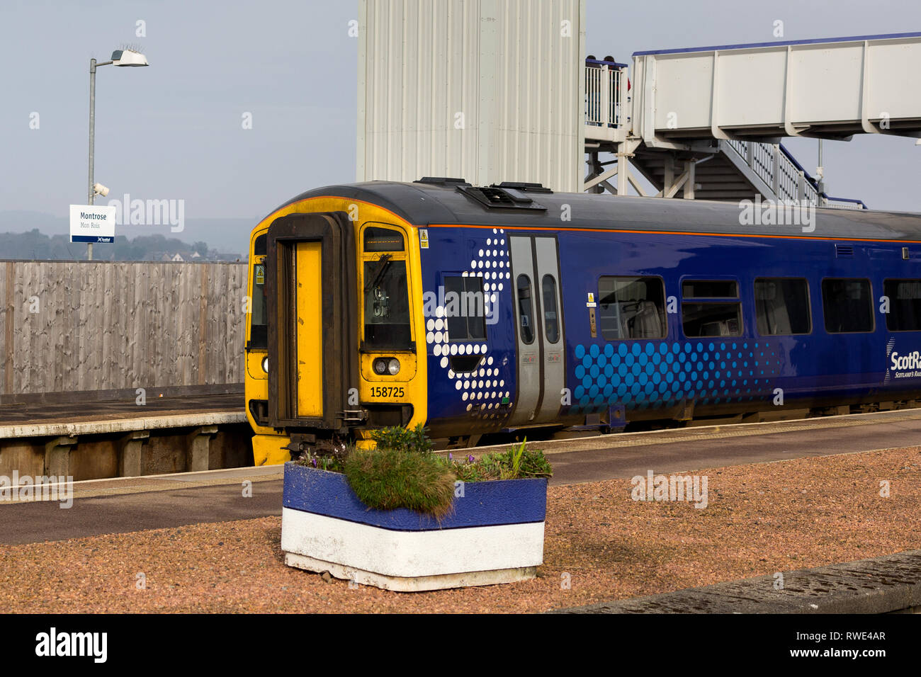 Servizio Scotrail uscire Montrose stazione. Scozia UK Foto Stock