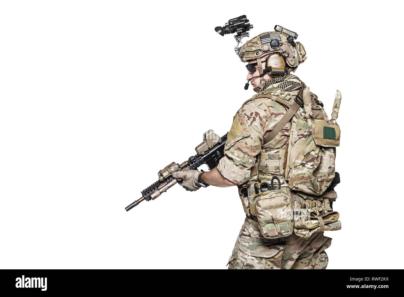 Elite gli stati degli STATI UNITI Army Ranger in combattimento uniforme con la sua maglietta maniche arrotolate. Foto Stock
