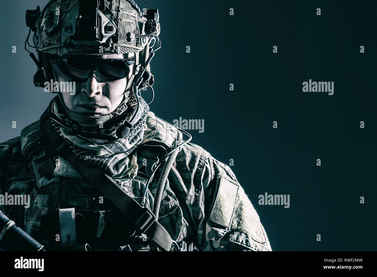Elite gli stati degli STATI UNITI Army Ranger in combattimento casco e occhiali scuri. Foto Stock
