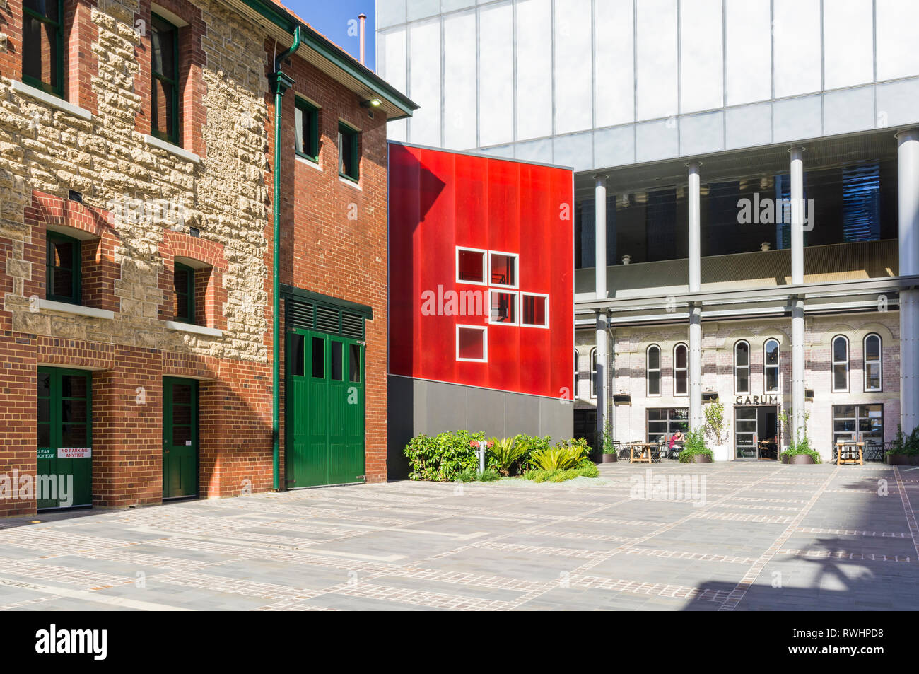 La vecchia stazione dei vigili del fuoco e Hibernian Hall ora parte di Hibernian Place, Perth, Western Australia Foto Stock