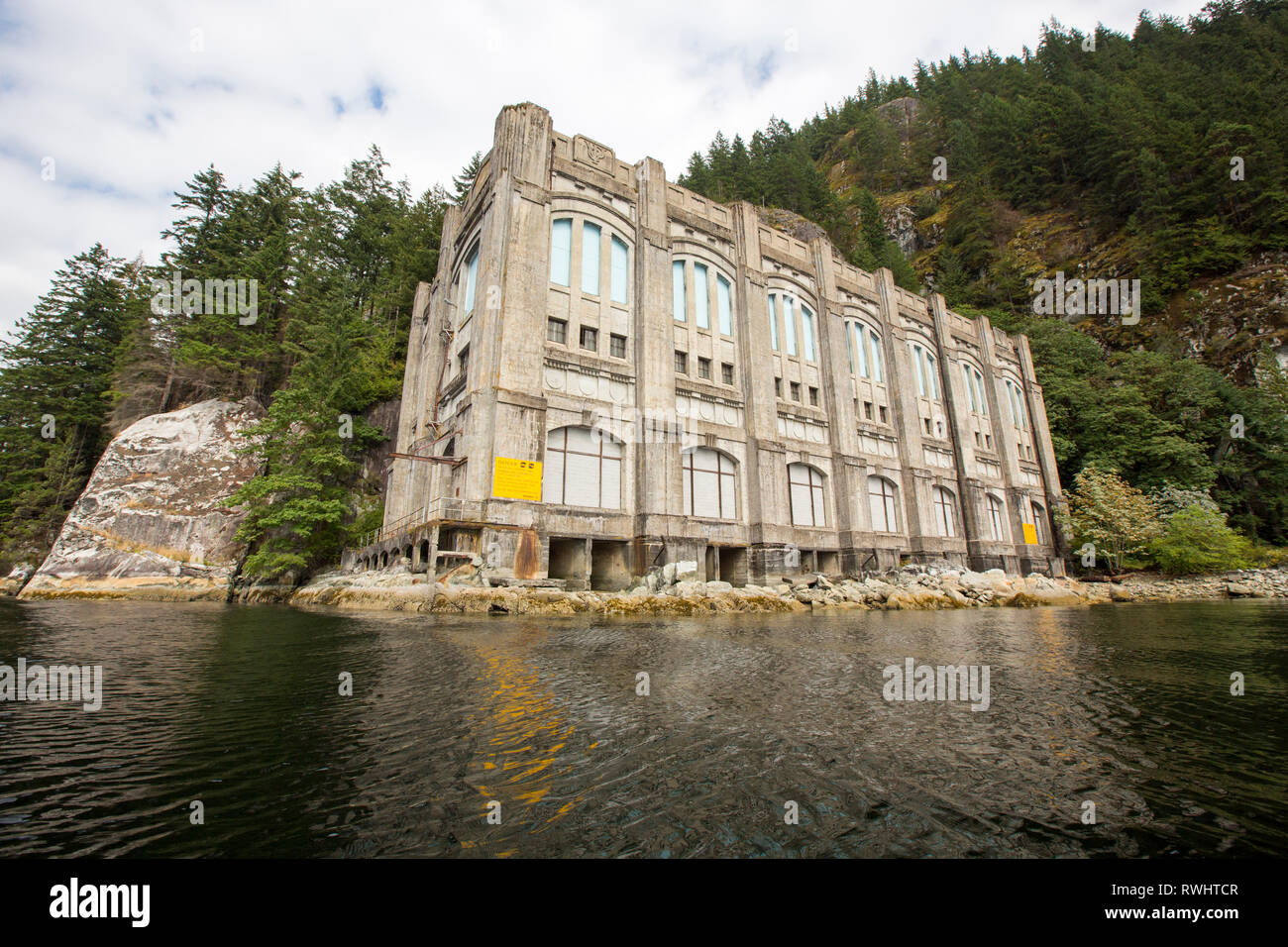 La storica Buntzen casa potenza sul braccio indiano, British Columbia, Canada. Foto Stock