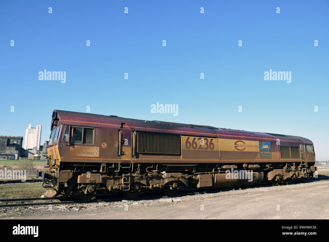 Inglese e Gallese ferrovia scozzese Classe 66 motore su un binario morto, Pithiviers, Francia Feb 2019 Foto Stock