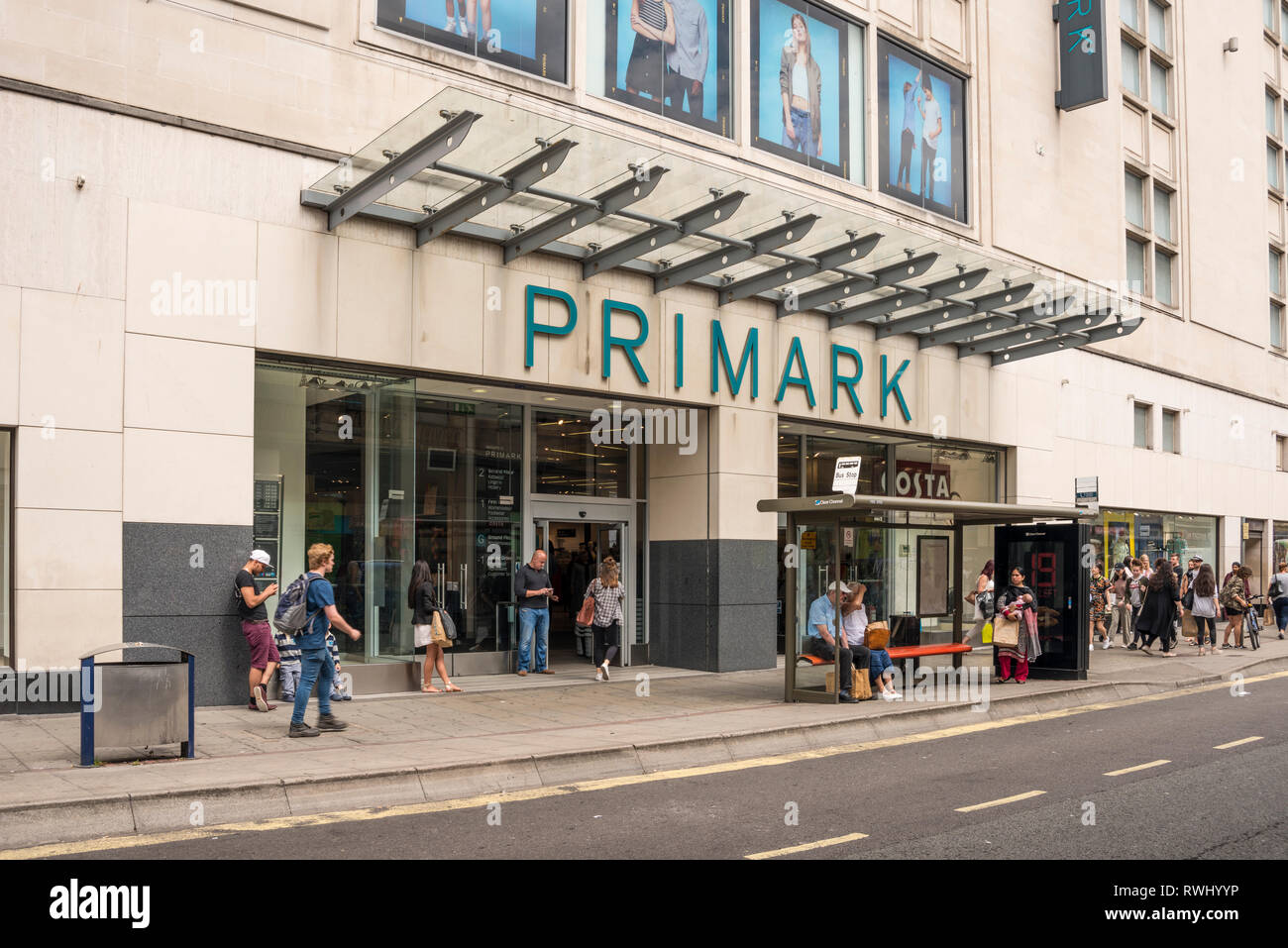 Primark negozio di moda, Bristol, Regno Unito Foto Stock