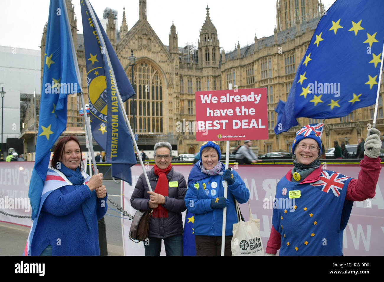 Parlamentare quotidiano protesta da parte di SODEM - Stand di Defiance Movimento Europeo che è stato iniziato da Stephen Bray su 2017 in segno di protesta a Brexit. Ogni giorno Foto Stock