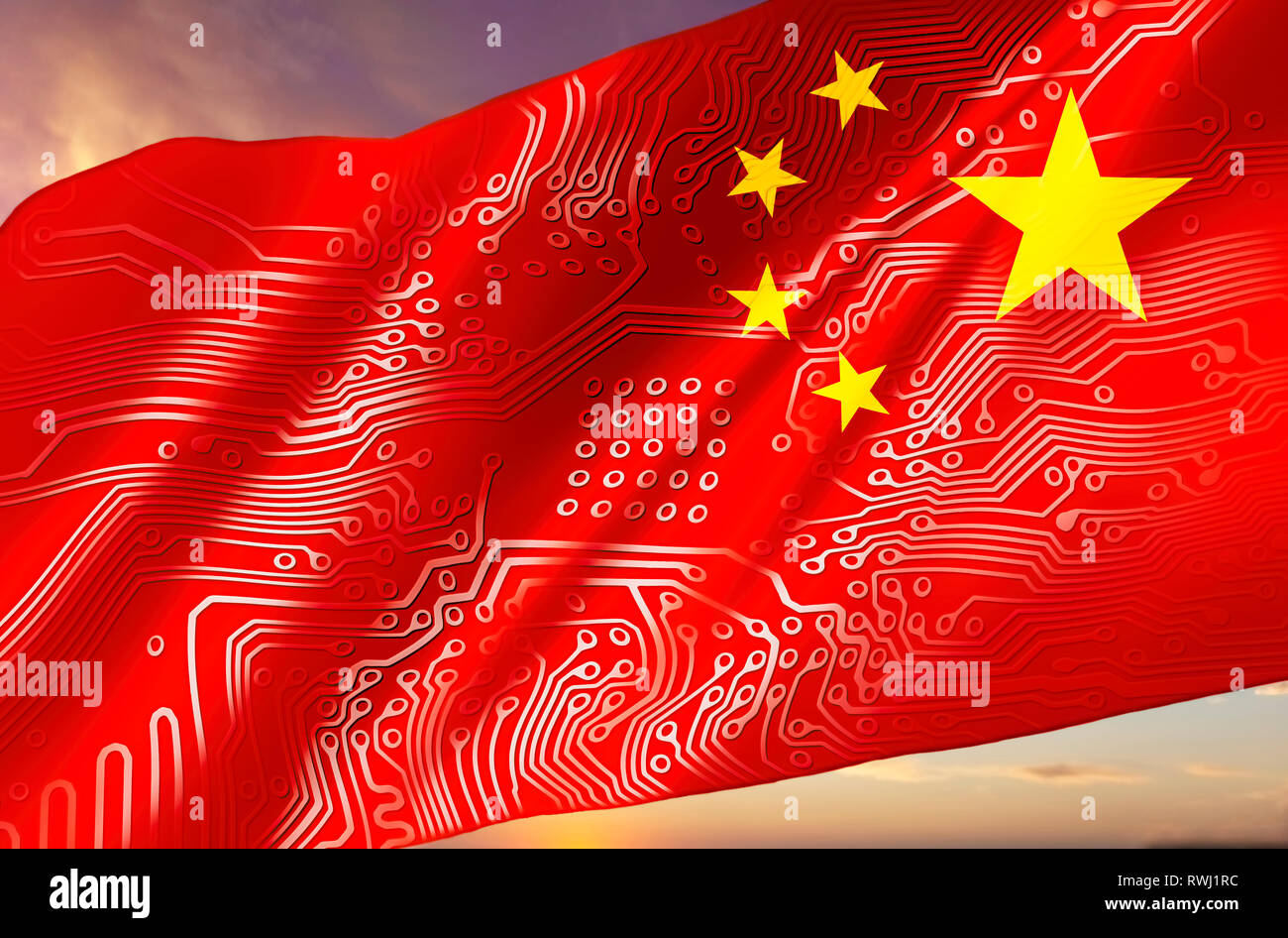 Bandiera cinese con la scheda nella parte anteriore del cielo drammatico Foto Stock