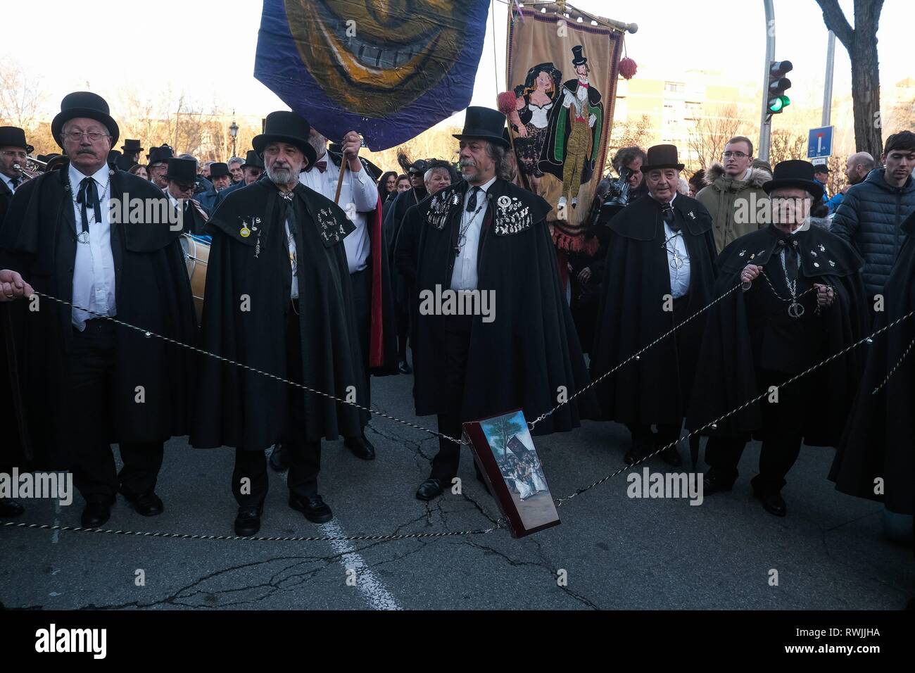 Il Funerale della Sardina finisce il carnevale e la Settimana Santa inizia, in questa peculiare modo Don carnale dice addio fino all'anno che proviene Cordon premere Foto Stock