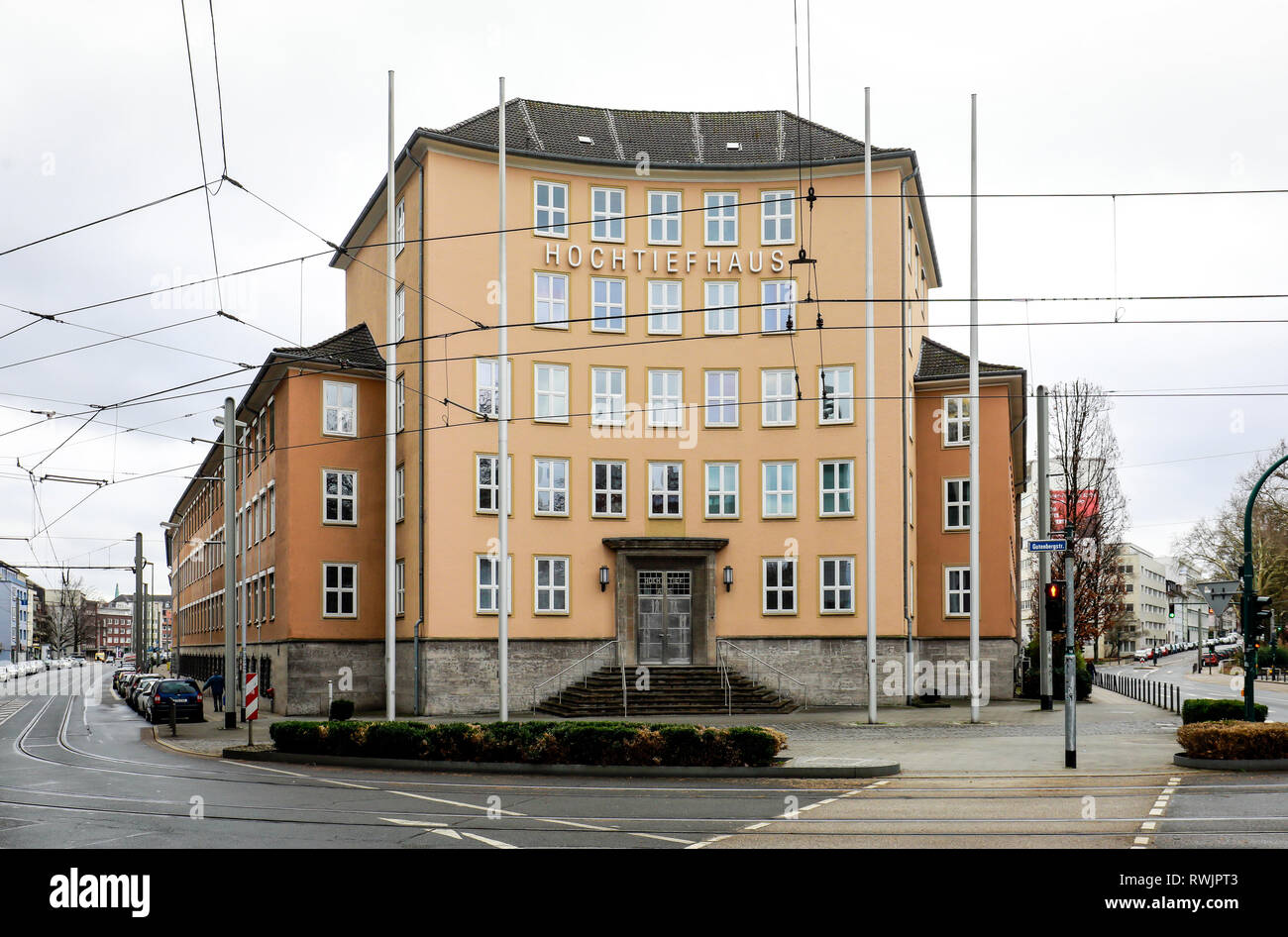 Essen, Nord Reno-Westfalia, Germania - Hochtiefhaus, sede di Hochtief AG Opernplatz, il Hochtiefhaus è la sede dell'Hochtief Foto Stock