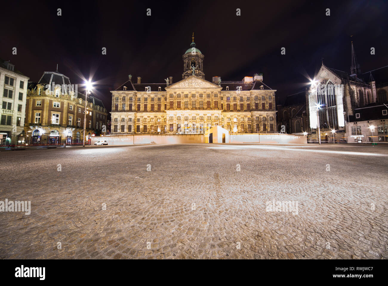 Palazzo Reale di Amsterdam - notte foto prese con lunghi tempi di esposizione e ultra grandangolo Foto Stock