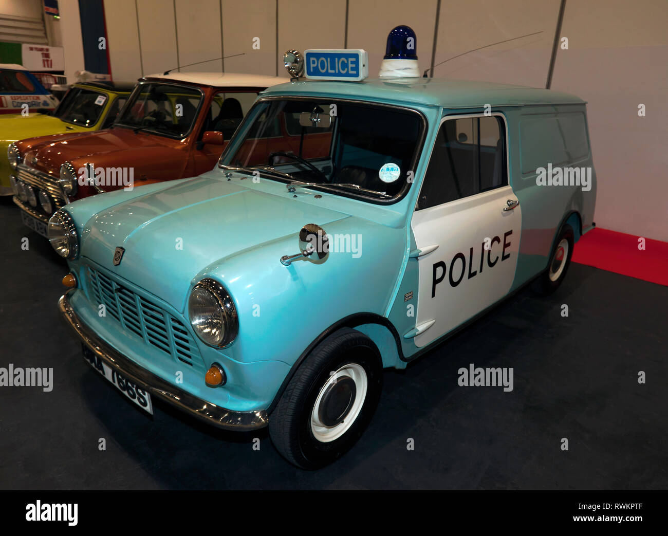 Tre-quarto Front-View di 1978 BL Mini Panda, sul display nella zona paddock del 2019 London Classic Car Show Foto Stock