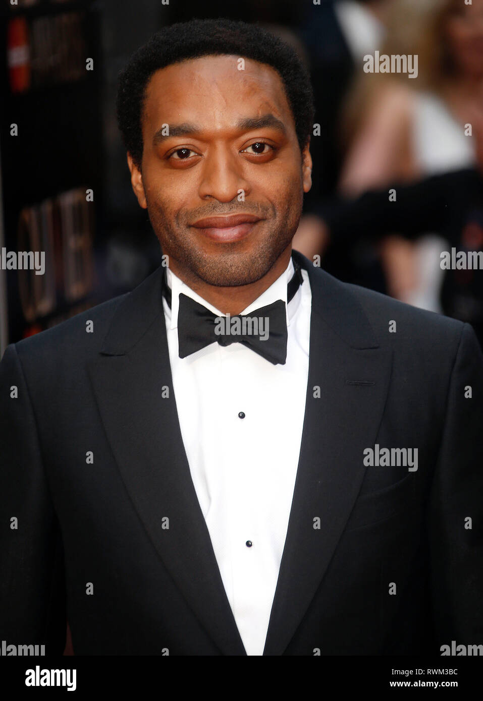 12 apr 2015 - Londra, Inghilterra, Regno Unito - Olivier Awards 2015, Royal Opera House Covent Garden - tappeto rosso arrivi mostra fotografica: Chiwetel Ejiofor Foto Stock