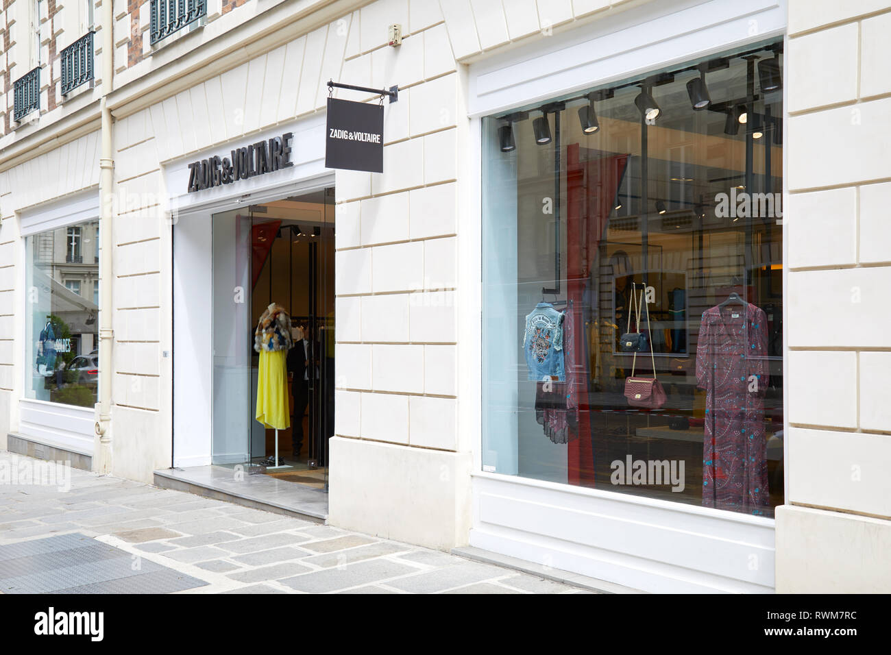 Parigi, Francia - 22 luglio 2017: Zadig e Voltaire fashion store di lusso a Parigi, Francia. Foto Stock
