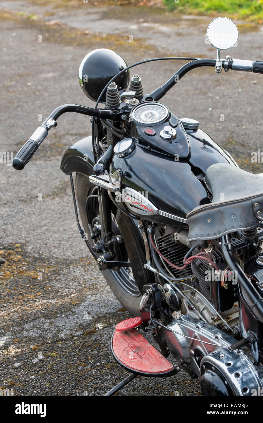 1946 Vintage Harley Davidson knucklehead motocicletta. Bicester Heritage Centre, Oxfordshire, Inghilterra Foto Stock