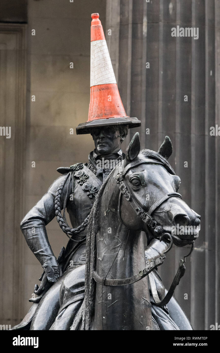Il duca di Wellington statua con cono Glasgow, Scotland, Regno Unito Foto Stock