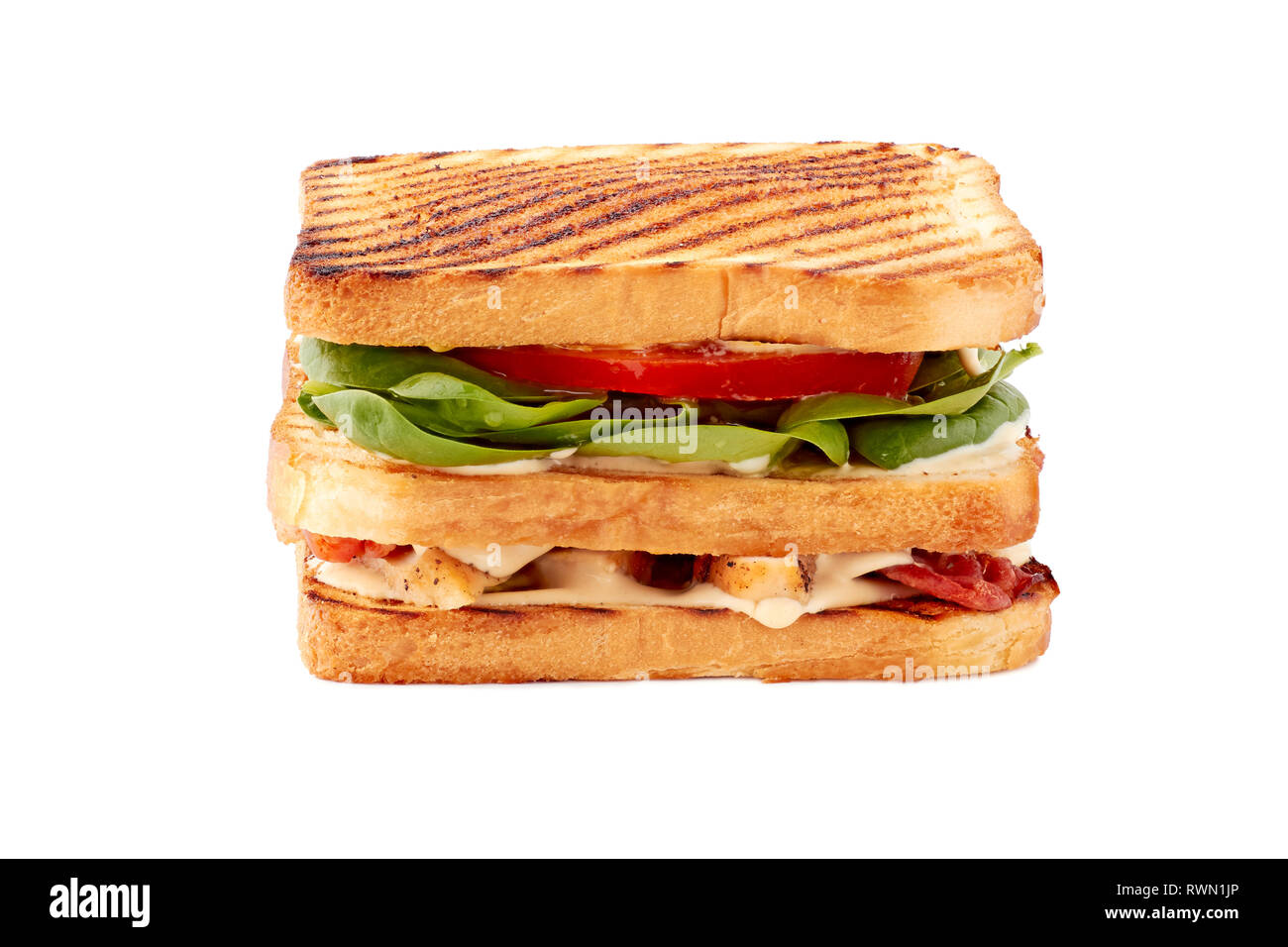 Deliziosa club sandwich con pollo e pancetta affumicata su bianco Foto Stock