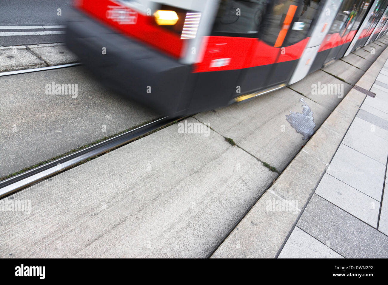 Uno dei tipici viennese di trasporto: il tram elettrico Foto Stock