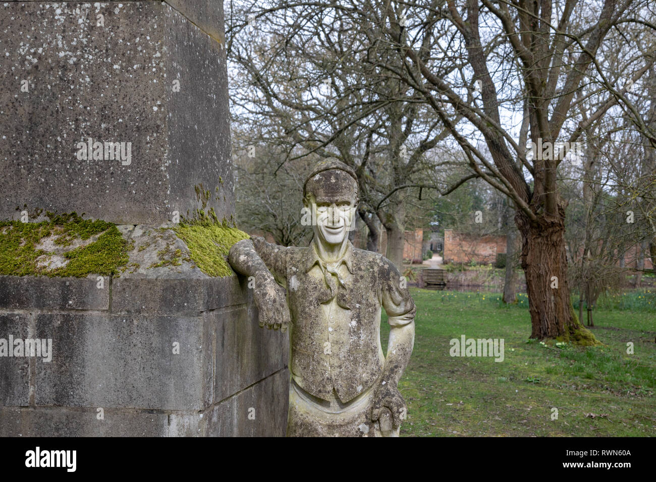 Monumento al giardiniere Thomas Mann, 1946 - 1986, West casa verde giardino, Thackham's Lane, vicino Hartley Wintney, gancio Hampshire RG27 8JB Foto Stock