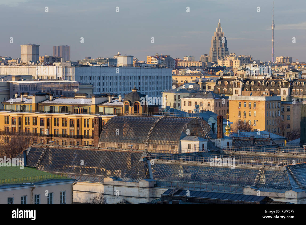 Cityscape, tetto del Museo Puskin di Mosca, Russia Foto Stock