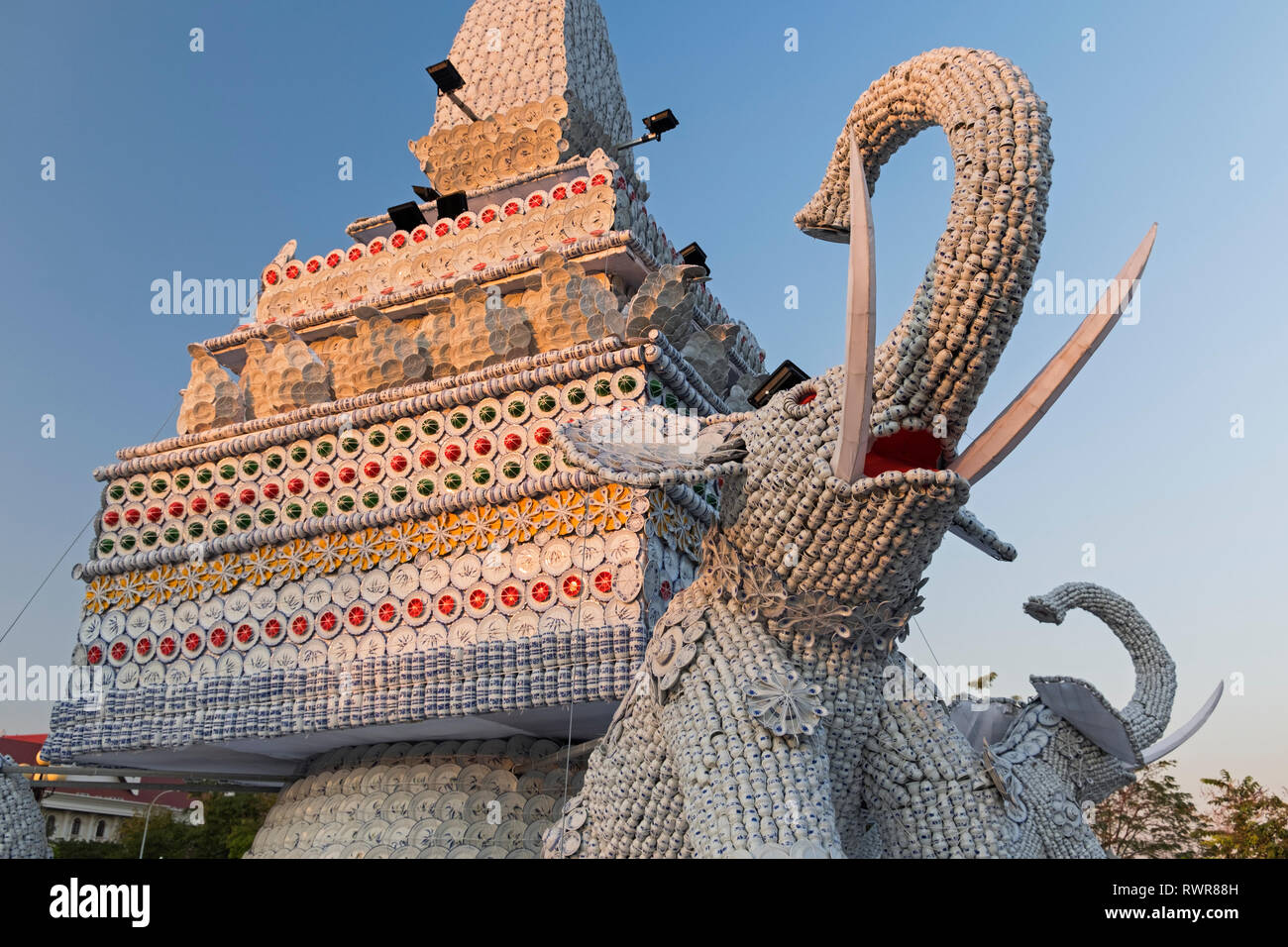 Installazione artistica a Patuxai Monumento della Vittoria Vientiane Laos Foto Stock