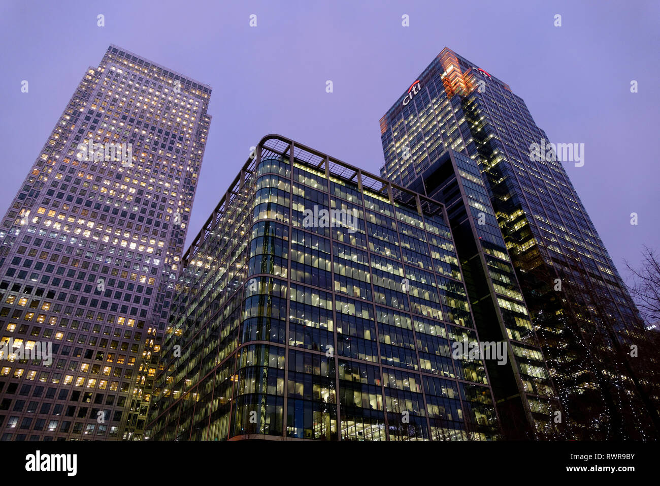Elevato aumento edifici per uffici, Canary Wharf, London, Regno Unito. Foto Stock