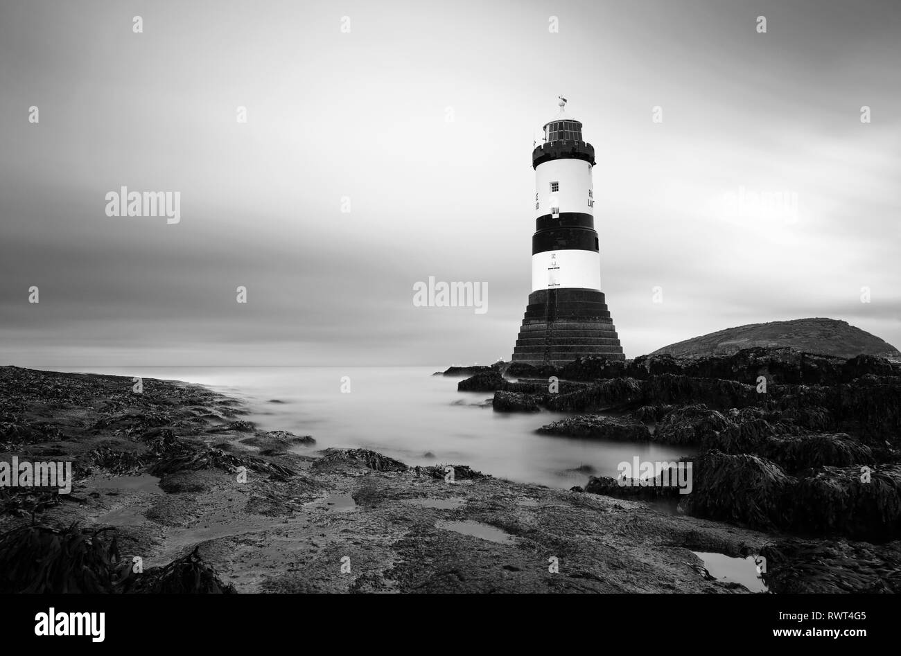 Fotografia di © Jamie Callister. Faro Penmon, Anglesey, Galles del Nord, 4 marzo 2019. Foto Stock