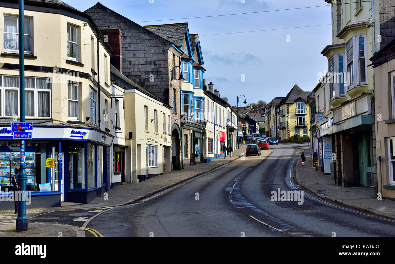 Fore St, shopping principale high street Rainford, Inghilterra Foto Stock