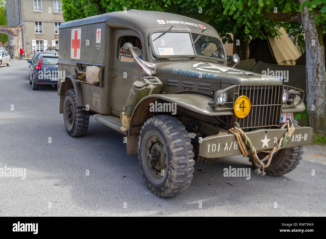 Un Dodge WC54 ​3⁄4 ton WC serie 4×4 luce carrello ambulanza in Sainte-Marie-du-Mont, Normandia, Manche, in Francia nel giugno 2014. Foto Stock