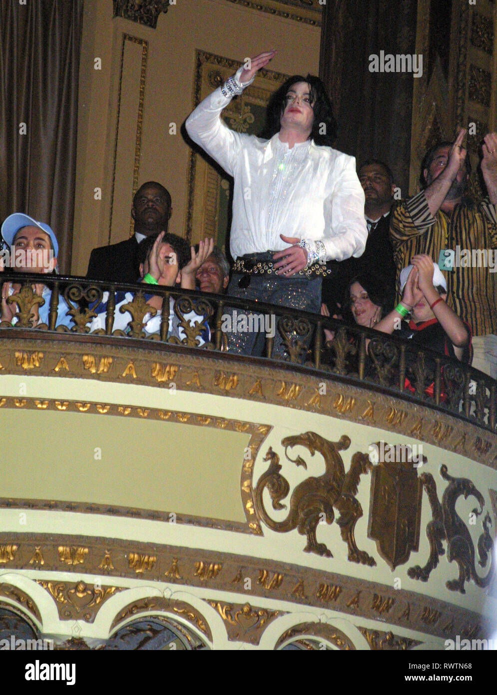 Michael Jackson festa di compleanno presso l oppio Theatre di Los Angeles. Agosto 28, 2003.== JacksonMichael 30 evento nella vita di Hollywood - California, tappeto rosso Evento, STATI UNITI D'AMERICA, industria cinematografica, celebrità, fotografia, Bestof, arte cultura e intrattenimento, Topix celebrità moda, migliori della vita di Hollywood, evento nella vita di Hollywood - California, moquette rossa e dietro le quinte, movie celebrità, personaggi televisivi, musica celebrità, Topix, Bestof, arte cultura e intrattenimento, verticale, una persona, fotografia, Headshot, 2002 Indagine tsuni@Gamma-USA.com , Tsuni Credito / STATI UNITI D'AMERICA, Foto Stock