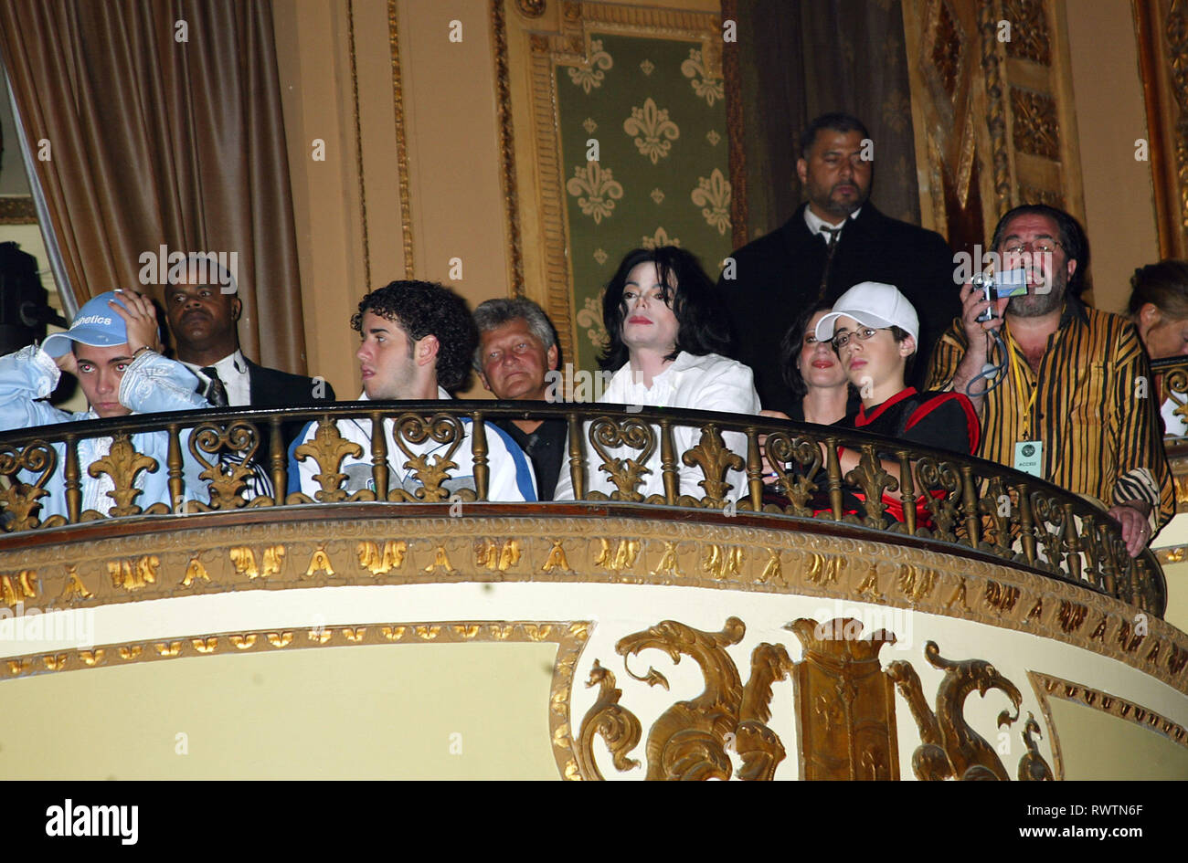 Michael Jackson festa di compleanno presso l oppio Theatre di Los Angeles. Agosto 28, 2003.== JacksonMichael 32 evento nella vita di Hollywood - California, tappeto rosso Evento, STATI UNITI D'AMERICA, industria cinematografica, celebrità, fotografia, Bestof, arte cultura e intrattenimento, Topix celebrità moda, migliori della vita di Hollywood, evento nella vita di Hollywood - California, moquette rossa e dietro le quinte, movie celebrità, personaggi televisivi, musica celebrità, Topix, Bestof, arte cultura e intrattenimento, verticale, una persona, fotografia, Headshot, 2002 Indagine tsuni@Gamma-USA.com , Tsuni Credito / STATI UNITI D'AMERICA, Foto Stock