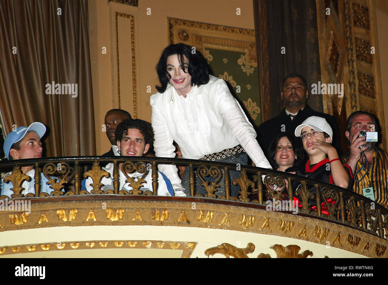 Michael Jackson festa di compleanno presso l oppio Theatre di Los Angeles. Agosto 28, 2003.== JacksonMichael 33 evento nella vita di Hollywood - California, tappeto rosso Evento, STATI UNITI D'AMERICA, industria cinematografica, celebrità, fotografia, Bestof, arte cultura e intrattenimento, Topix celebrità moda, migliori della vita di Hollywood, evento nella vita di Hollywood - California, moquette rossa e dietro le quinte, movie celebrità, personaggi televisivi, musica celebrità, Topix, Bestof, arte cultura e intrattenimento, verticale, una persona, fotografia, Headshot, 2002 Indagine tsuni@Gamma-USA.com , Tsuni Credito / STATI UNITI D'AMERICA, Foto Stock