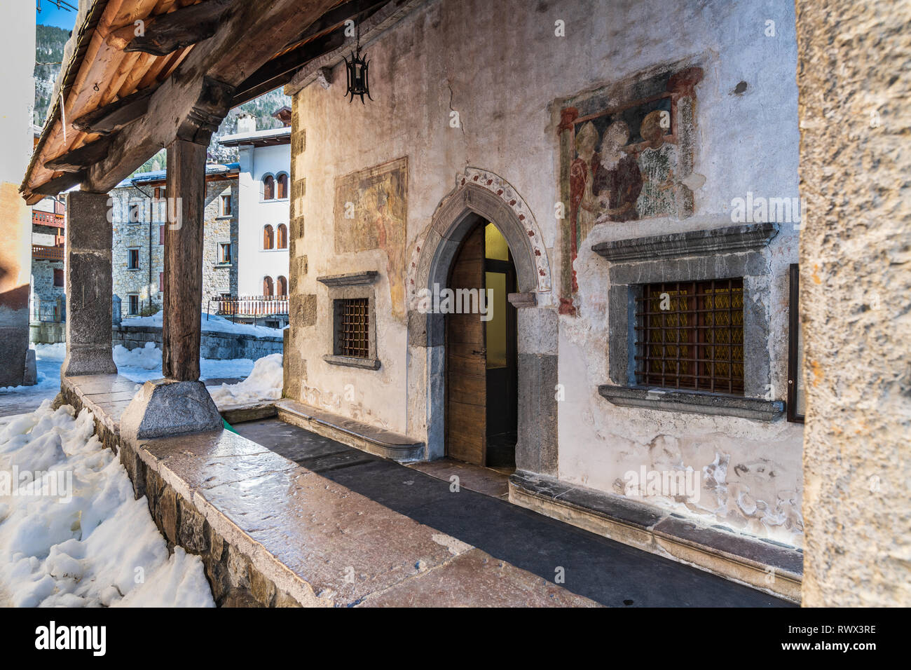 Forni di Sopra. Inverno e neve nella perla delle Dolomiti Friulane. Italia Foto Stock