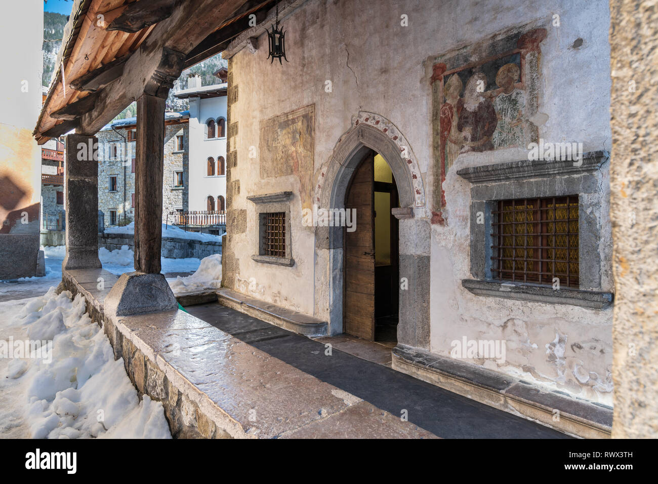 Forni di Sopra. Inverno e neve nella perla delle Dolomiti Friulane. Italia Foto Stock