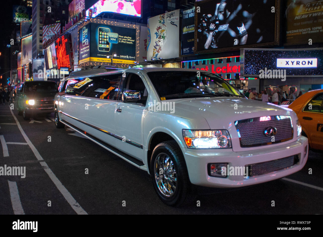 Limousine Bianca, Times Square Manhattan, STATI UNITI D'AMERICA Foto Stock