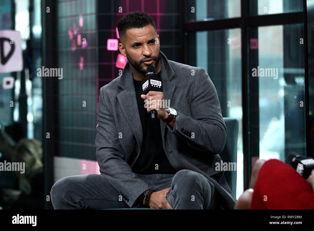 New York, Stati Uniti d'America. 07 Mar, 2019. Ricky Whittle al giovedì, Mar 7, 2019 costruire serie mostrano il Brunch discutendo la mostra 'American dèi' a costruire in studio a New York, Stati Uniti d'America. Credito: Steve Mack/S.D. Mack foto/Alamy Live Credito: Steve Mack/Alamy Live News Foto Stock