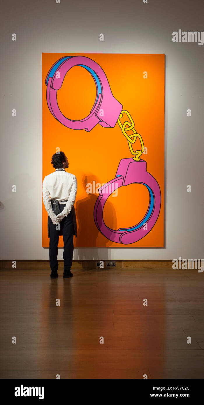 Christie's, King Street, Londra, Regno Unito. 8 Marzo, 2019. Il George Michael raccolta, andare in vendita da Christie's a Londra, comprende oltre 100 opere contemporanee dal cantautore la collezione privata con Michael Craig-Martin, Tracey Emin, Jake & Dinos Chapman e Matt Collishaw rappresentato. Immagine: Michael Craig-Martin, manette, 2002. Stima £ 30,000-50,000. Credito: Malcolm Park/Alamy Live News. Foto Stock