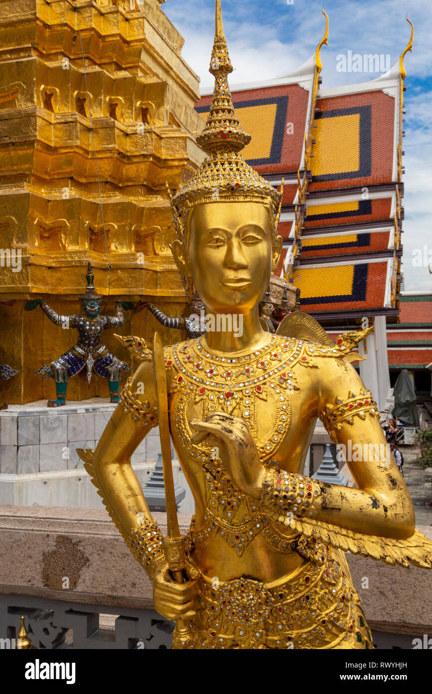 Il Tempio del Buddha di Smeraldo Wat Phra Keo Palazzo Reale di Bangkok in Thailandia del sud-est asiatico figura dettaglio Tempio del Buddha di Smeraldo Wat Phra Keo Royal P Foto Stock
