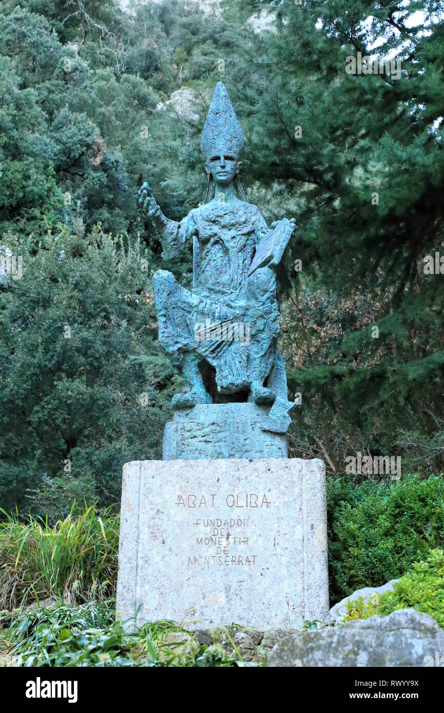 Statua di Abat Oliba, abate del monastero di Montserrat, Catalogna, Spagna Foto Stock