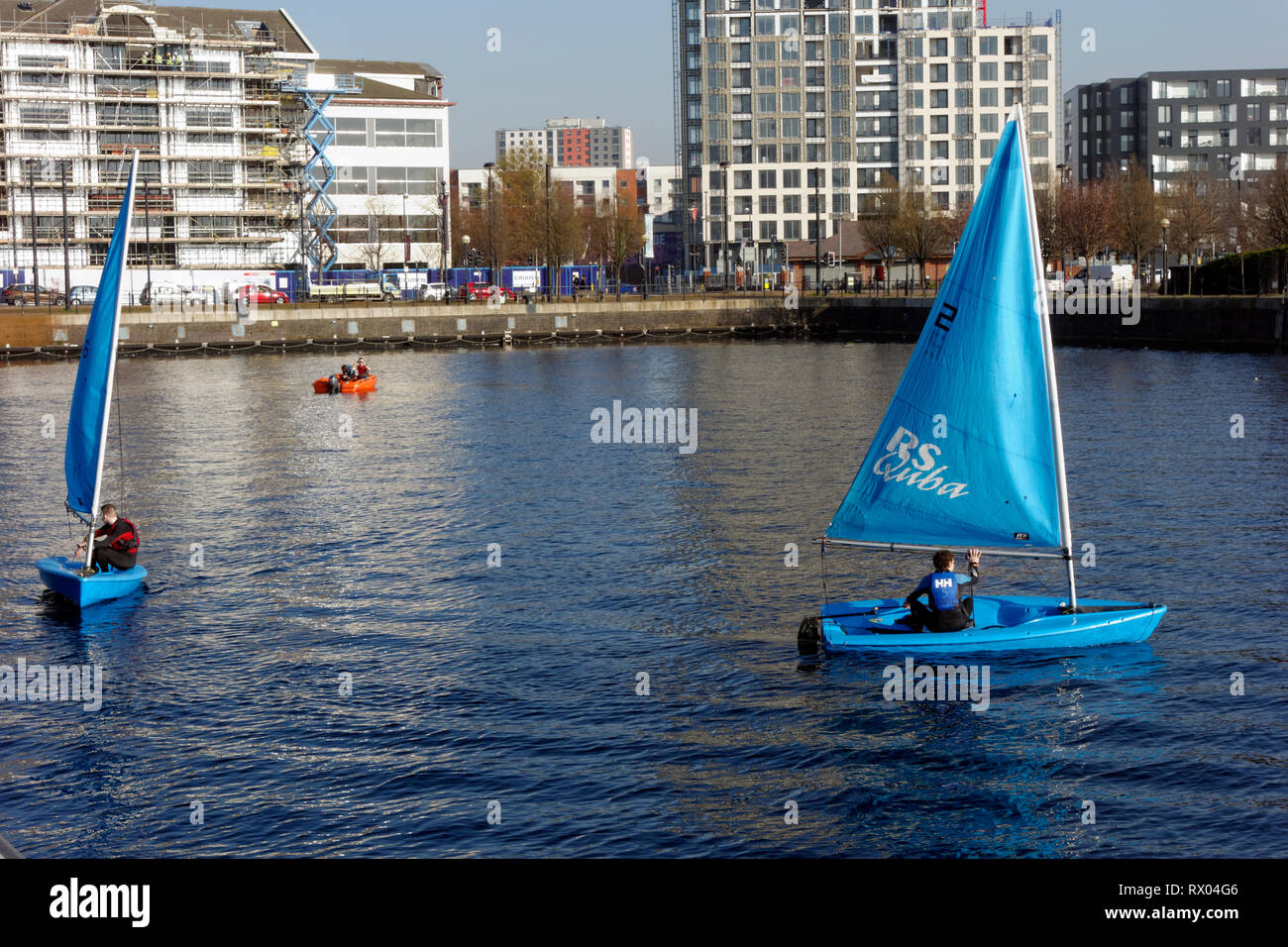 Vela leggera, Ontario bacino, Salford Quays, Salford, Manchester, UK. Foto Stock