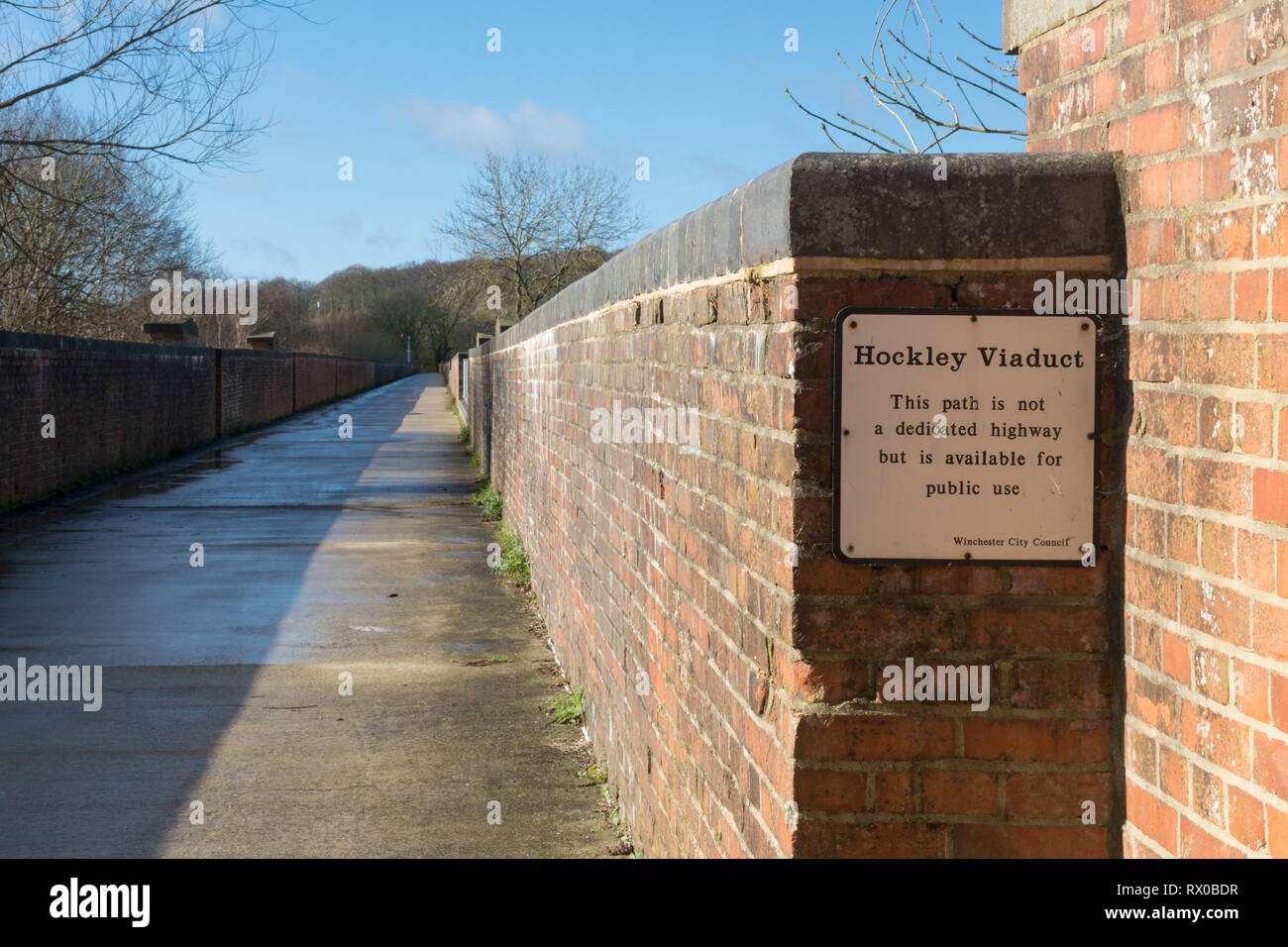 Hockley viadotto, un restaurato in disuso viadotto ferroviario e parte del viadotto modo walking trail e ciclo nazionale route 23, Winchester, Hampshire, Regno Unito Foto Stock