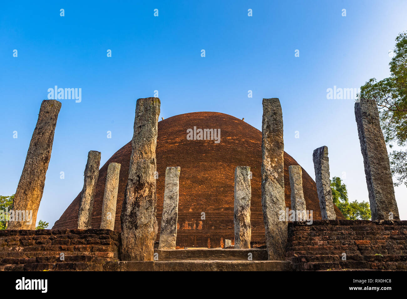 Stupa tempio. Tissamaharama, Sri Lanka. Foto Stock