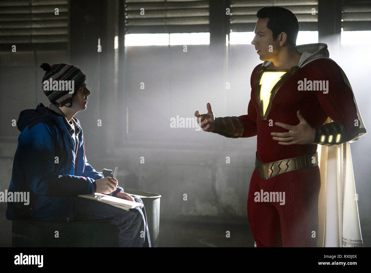 Shazam! È una imminente American superhero commedia film basato sul carattere della DC Comics lo stesso nome. Prodotto da New Line Cinema. Questa fotografia è fornito per il solo uso editoriale ed è il copyright del film company e/o il fotografo designato assegnato dal film o società di produzione. Foto Stock