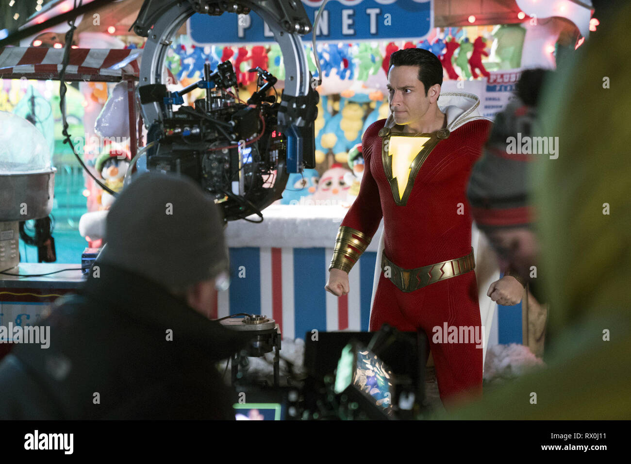 Shazam! È una imminente American superhero commedia film basato sul carattere della DC Comics lo stesso nome. Prodotto da New Line Cinema. Questa fotografia è fornito per il solo uso editoriale ed è il copyright del film company e/o il fotografo designato assegnato dal film o società di produzione. Foto Stock