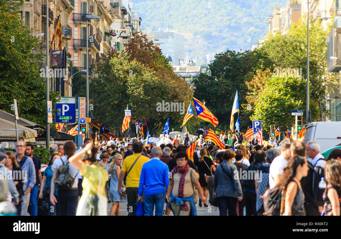 Barcellona, Spagna - 12 Febbraio 2019: una dozzina di leader della Catalogna non riuscita 2017 indipendenza offerta sono andati in prova a Madrid, accusati ch. Foto Stock