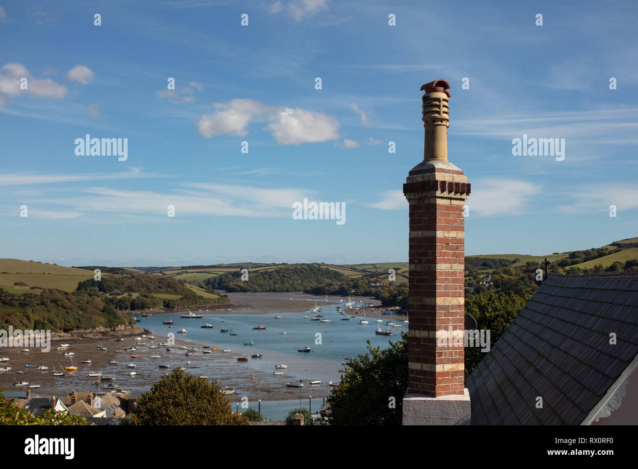 Il camino in Salcombe con una magnifica vista sull'estuario. Foto Stock