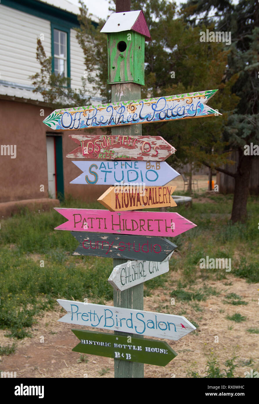 Home realizzati segni sul Murphy Street, Alpine, Texas Foto Stock